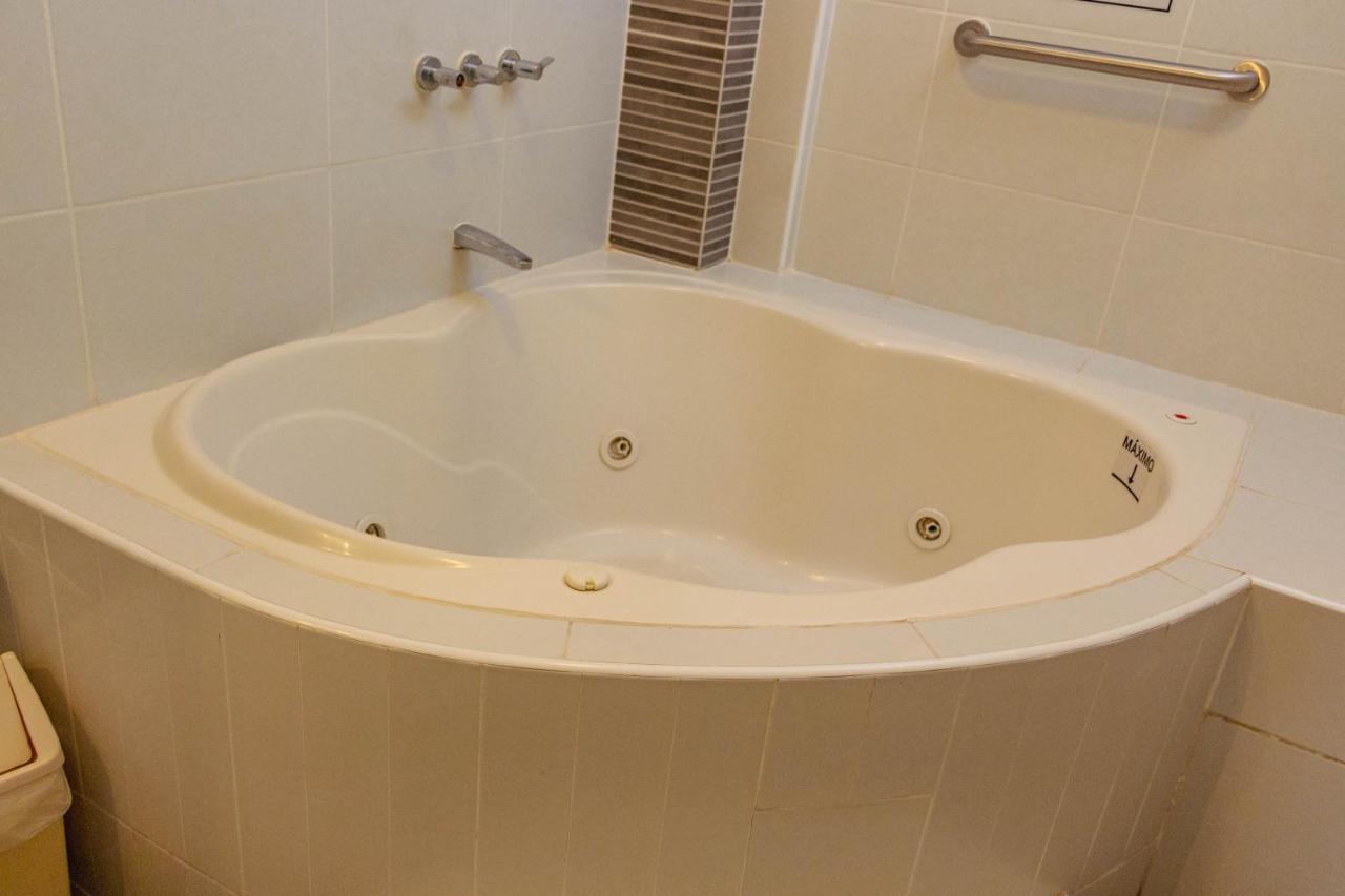 Hotel Mochiks Чиклайо Екстериор снимка